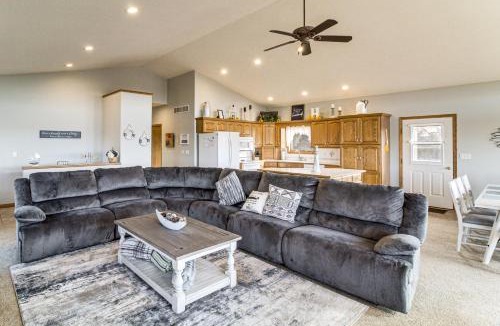 Lonergan House | Deck w/Lake Mac View! Spacious Family Retreat