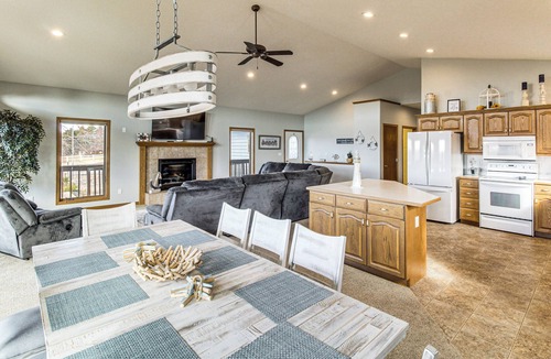 Lonergan House | Deck w/Lake Mac View! Spacious Family Retreat