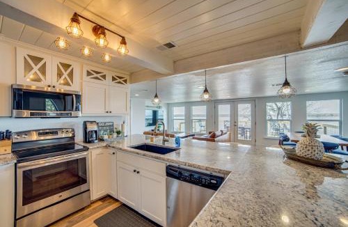 Lake Whitney House | Deck w/Sunset View: Group Getaway on Lake Whitney