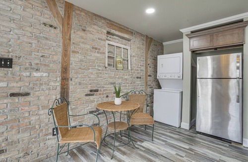 New Sarpy Cottage | Deck, Yard & Outdoor Dining: Destrehan Getaway!