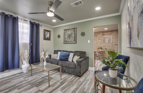 New Sarpy House | Deck, Yard & Outdoor Dining: Destrehan Getaway!