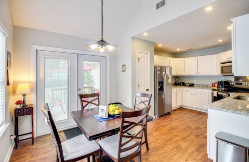 Pooler House | Deck & Yard: Savannah Area Retreat!