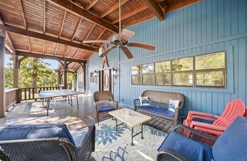 Park Hill House | Decked Out at Lake Tenkiller - 6 beds, 4 bedroomsn