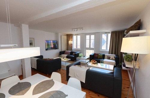 Old Town Apartment | decker duplex city center 145m2 ac 3br 3bth