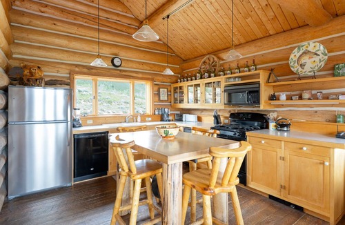 Stanley Cabin | Decker Peak Log Home - Panoramic Sawtooth Mountain Views!