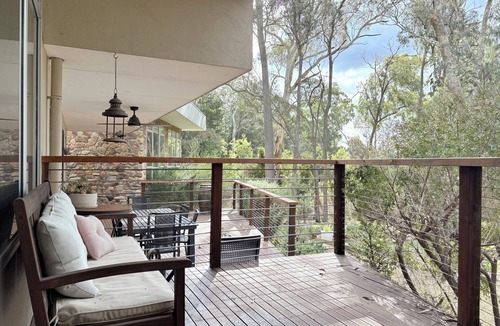 Hepburn House | Deckhaus Hepburn Retreat