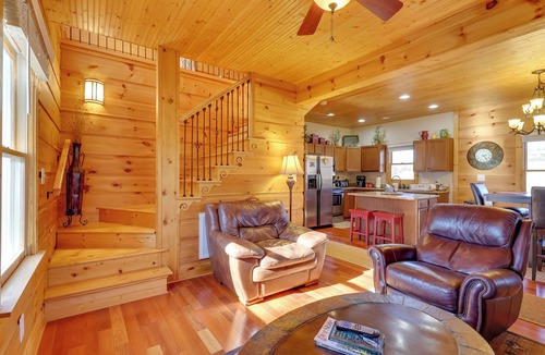 Laurel Springs Cabin | Decks & Panoramic Views: Rustic Sparta Cabin