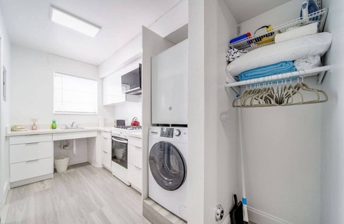 South Beach Condo | Deco Beachside Apt, w/2 Queen Beds, Washer/Dryer