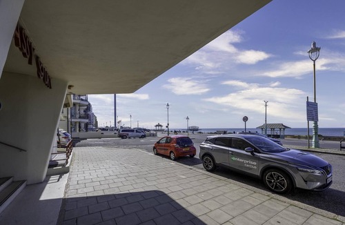 Seafront Apartment | Deco Seafront | By My Getaways