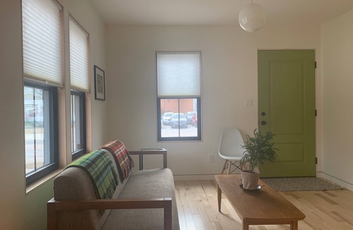 Decorah Cottage | Decorah's Green Door Haus