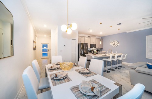 Kissimmee Ski Chalet | Decorous Townhouse 4Bed/3Baths/Pool/5Min Disney
