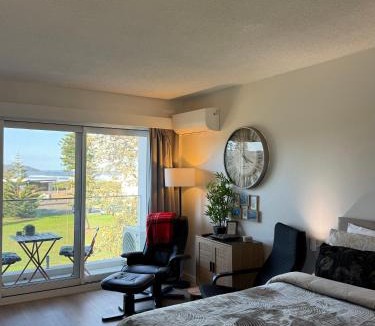 Dee Why Apartment | Dee Why Beach - Surfrider Studio 22