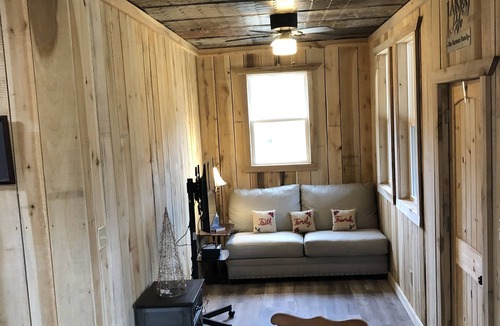 Wedowee Cabin | DeeDee's Hideaway-Secluded Getaway on the Water