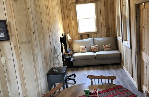 Wedowee Cabin | DeeDee's Hideaway-Secluded Getaway on the Water