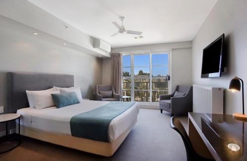 Warrnambool Hotel | Deep Blue Hotel & Hot Springs