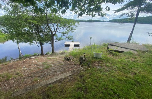 Clarendon Cottage | Deep Blue With the Waterfront View