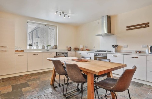 Sheffield House | Deep Cleaned - Stunning City Centre House! Parking