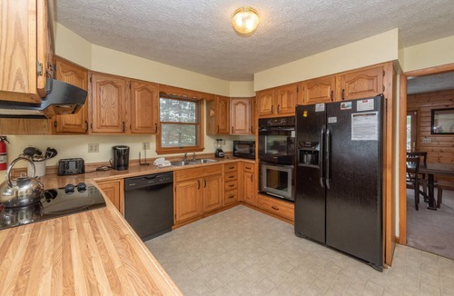 Swanton House | Deep Creek Dog Friendly Cabin w/Dock & Fireplace