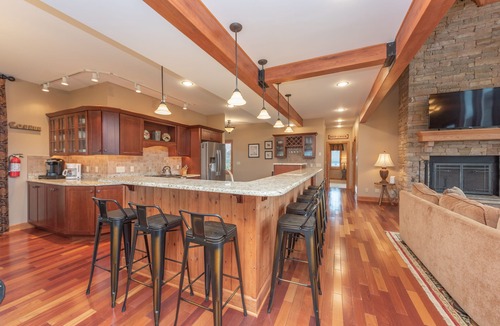 Waterfront Greens House | Deep Creek Retreat w/Views & Fireplace