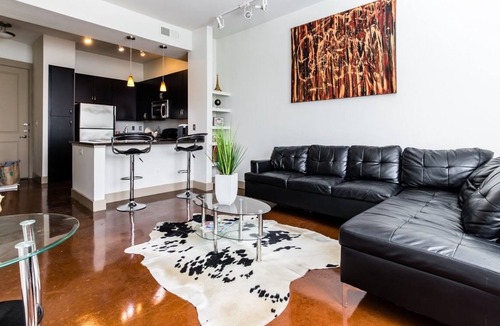Deep Ellum Apartment | Deep Ellum Luxury Condo #2