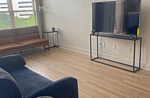 Deep Ellum Apartment | Deep Ellum-Sleeps 5-Balcony-Pool-Medical District