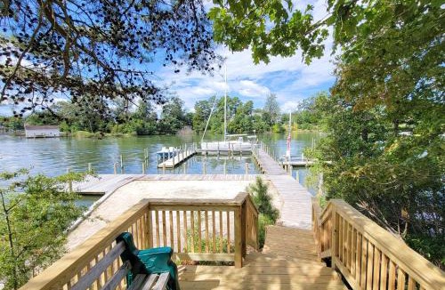 Irvington House | Deep Water Dock & Private Beach! Irvington Home