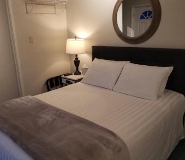 Chelan Hotel | Deep Water Inn