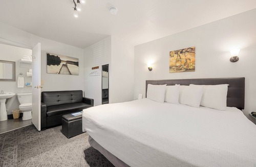 Chelan Hotel | Deep Water Inn