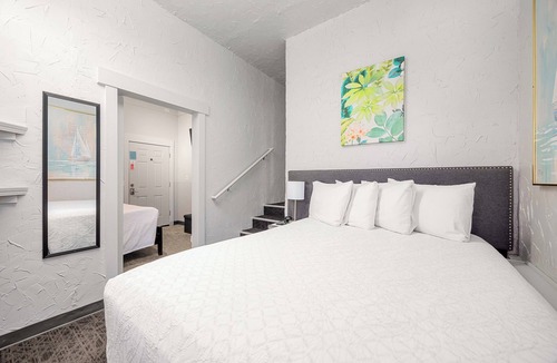 Chelan Hotel | Deep Water Inn