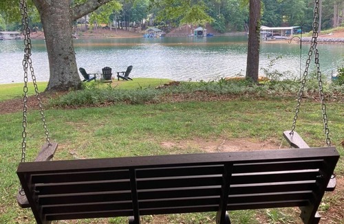Seneca House | Deep Water-Keowee Lakefront,Kayaks, Dock, Dog friendly,level water entry, kayaks