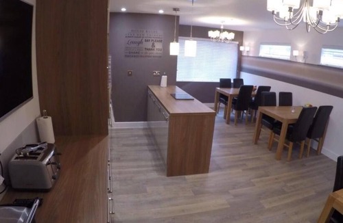 Camberley House | Deepcut Lodge Bed & Breakfast