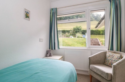 Plush Cottage | DEEPDENE, family friendly, with pool in Plush