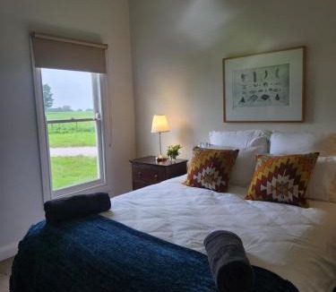 Romsey House | Deepfields Romsey Cottages