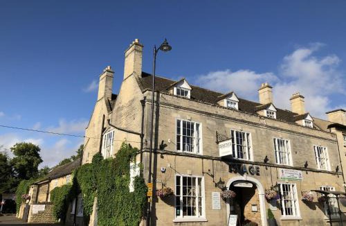 Market Deeping Hotel | Deeping Stage