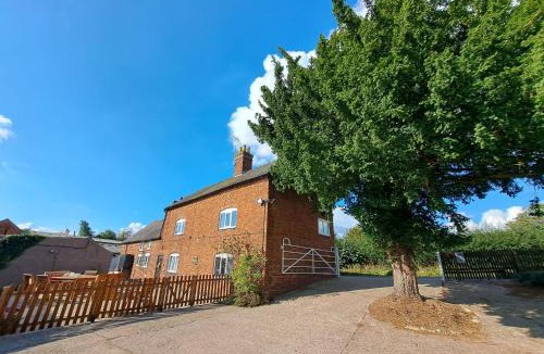 Doveridge House | Deepmoor Farmhouse, Doveridge, Derbys.