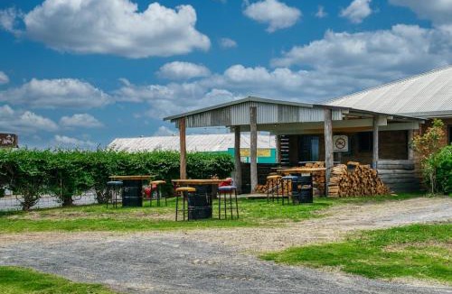 Deepwater Hotel | Deepwater Hotel