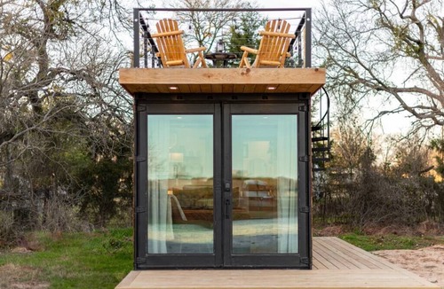 Waco House | Deer Creek Tiny Container Home-12 Min to Magnolia