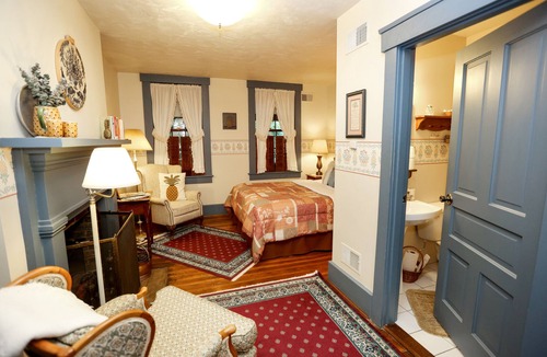 McClellandtown House | Deer Creek Winery at Watson Estate