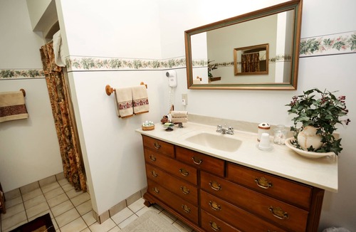 McClellandtown House | Deer Creek Winery at Watson Estate