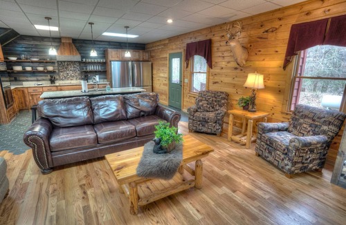 Sautee Nacoochee House | Deer Crossing Lodge- PERFECT LODGE RETREAT FOR YOUR FAMLY REUNION
