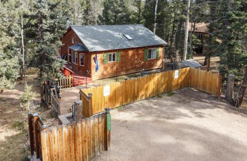 Florissant House | Deer-Friendly Cabin with Mountain Views and Fire Pit