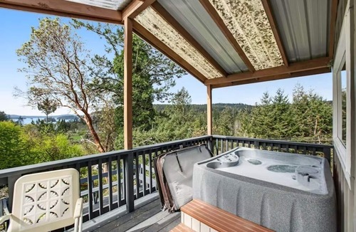 Deer Harbor Apartment | Deer Harbor Cottage on the Bluff