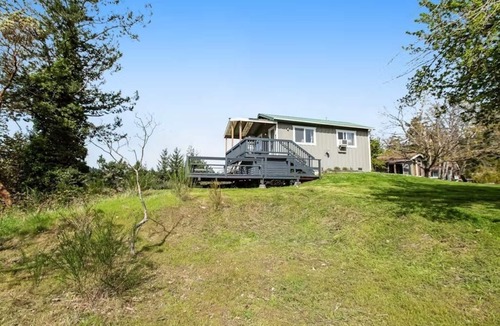 Deer Harbor Apartment | Deer Harbor Cottage on the Bluff