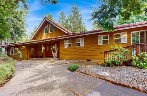 Allyn-Grapeview House | Deer Harbor