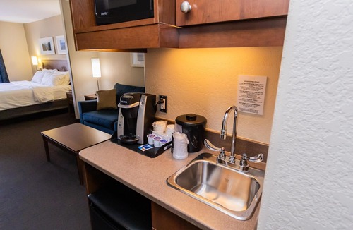 Deer Lake Hotel | Deer Lake Horizon Hotel, BW Signature Collection