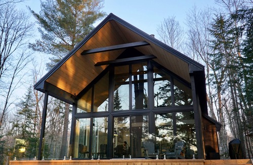 Rye Cabin | Deer Lake Onyx - Modern Waterfront Cottage