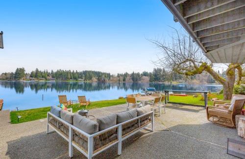 Clinton House | Deer Lake Shores
