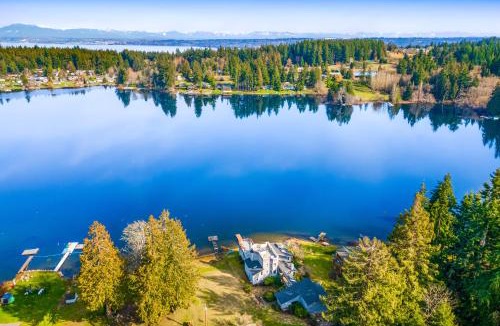 Clinton House | Deer Lake Shores