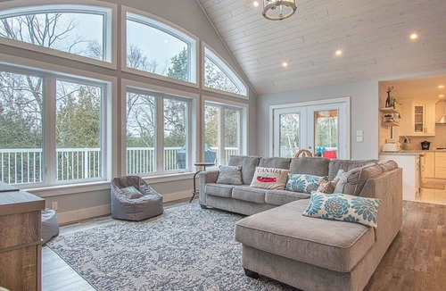 Armour Cottage | Deer Lakehouse - Four Bedroom Cottage, Sleeps 10
