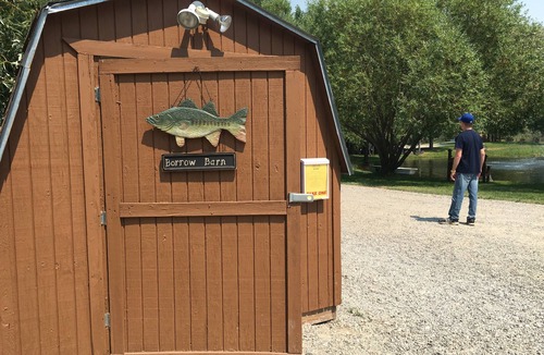 Rigby Cabin | “Deer” Log Cabin with 2Q Log Beds, Bath and Kitchenette
